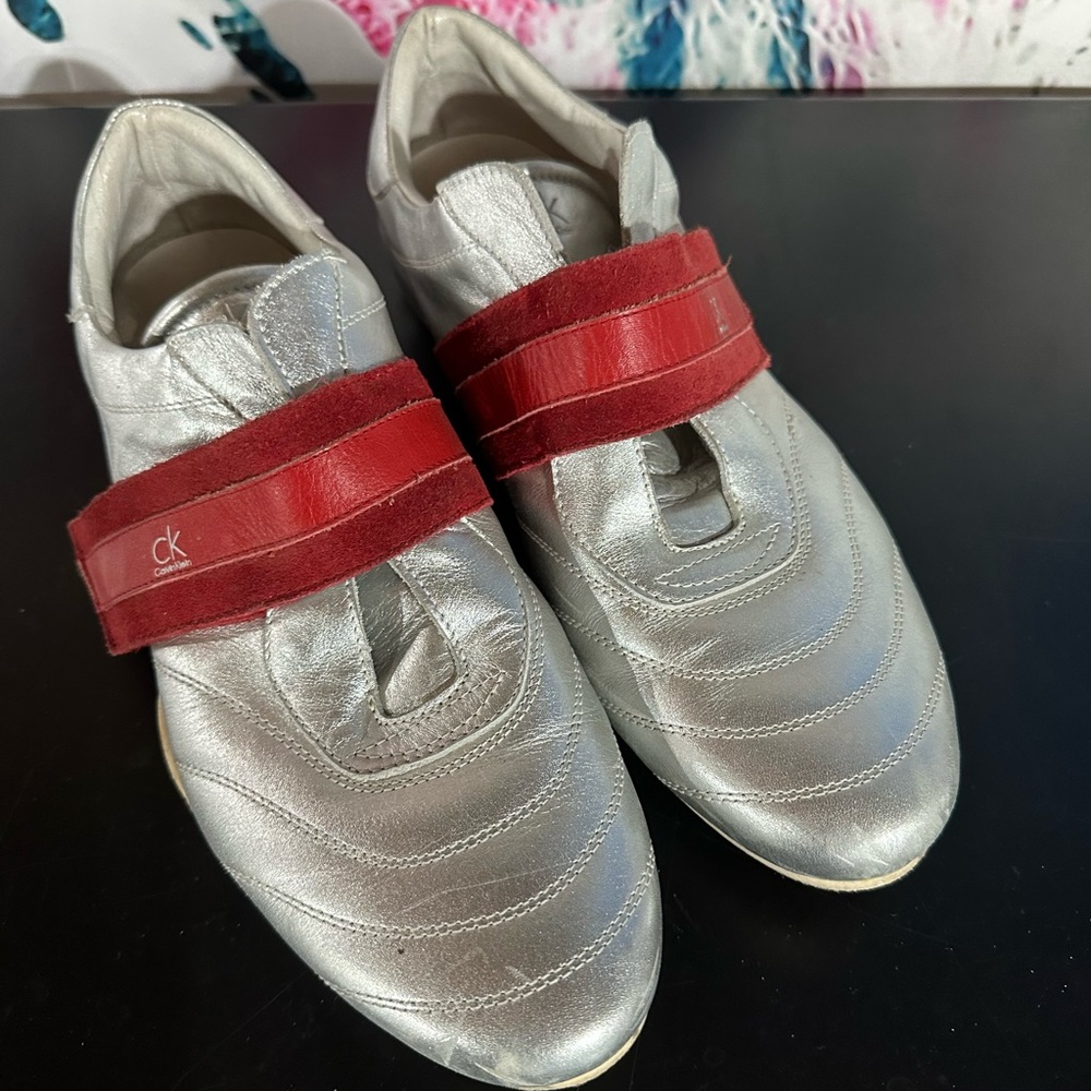 Calvin Klein men’s silver sneakers sz 10